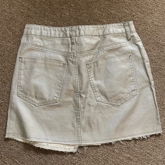 f21 metallic mini skirt - Picture 3 of 4